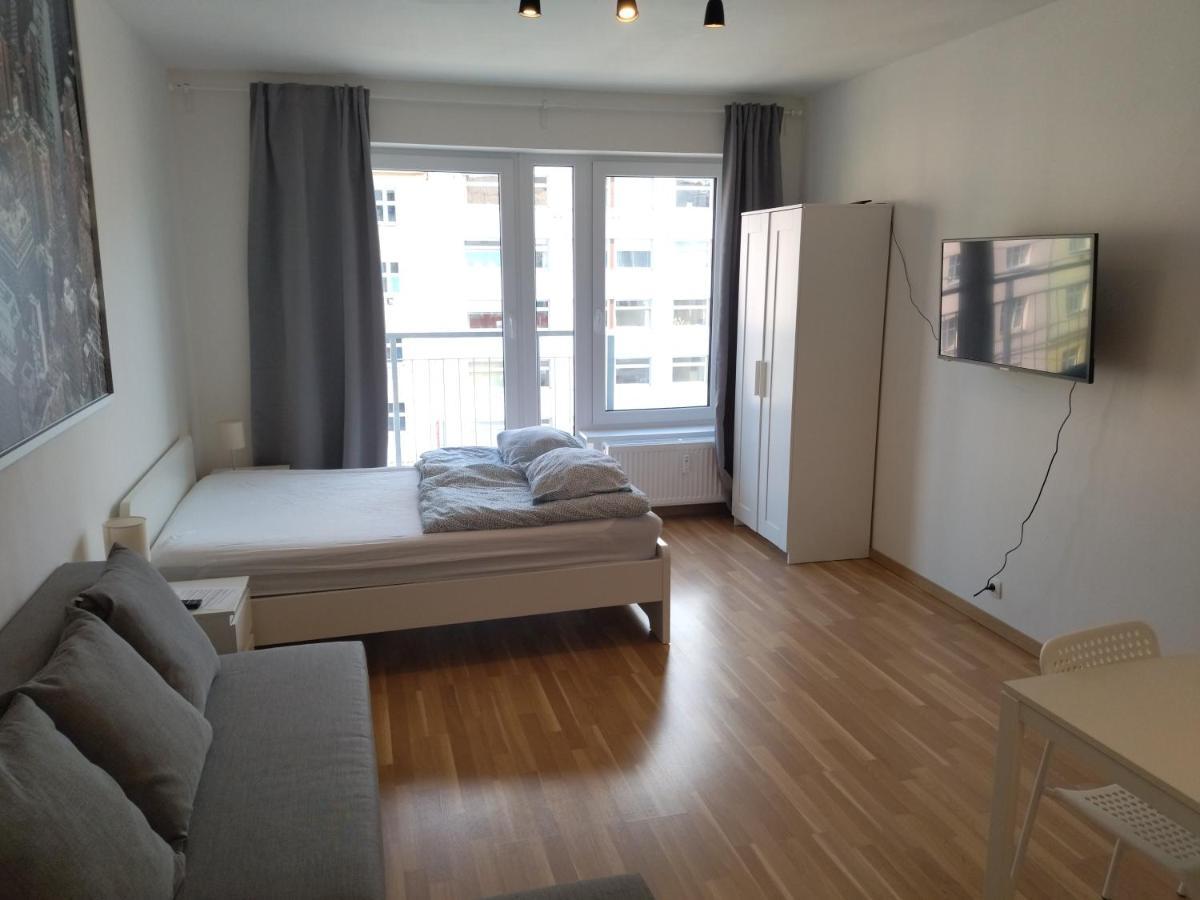 Brand New One Bedroom Apartment #54 In Brand New Building With Free Parking Prague Exterior photo