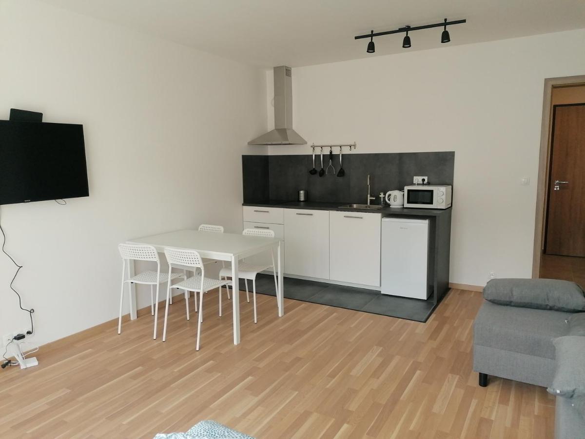 Brand New One Bedroom Apartment #54 In Brand New Building With Free Parking Prague Exterior photo